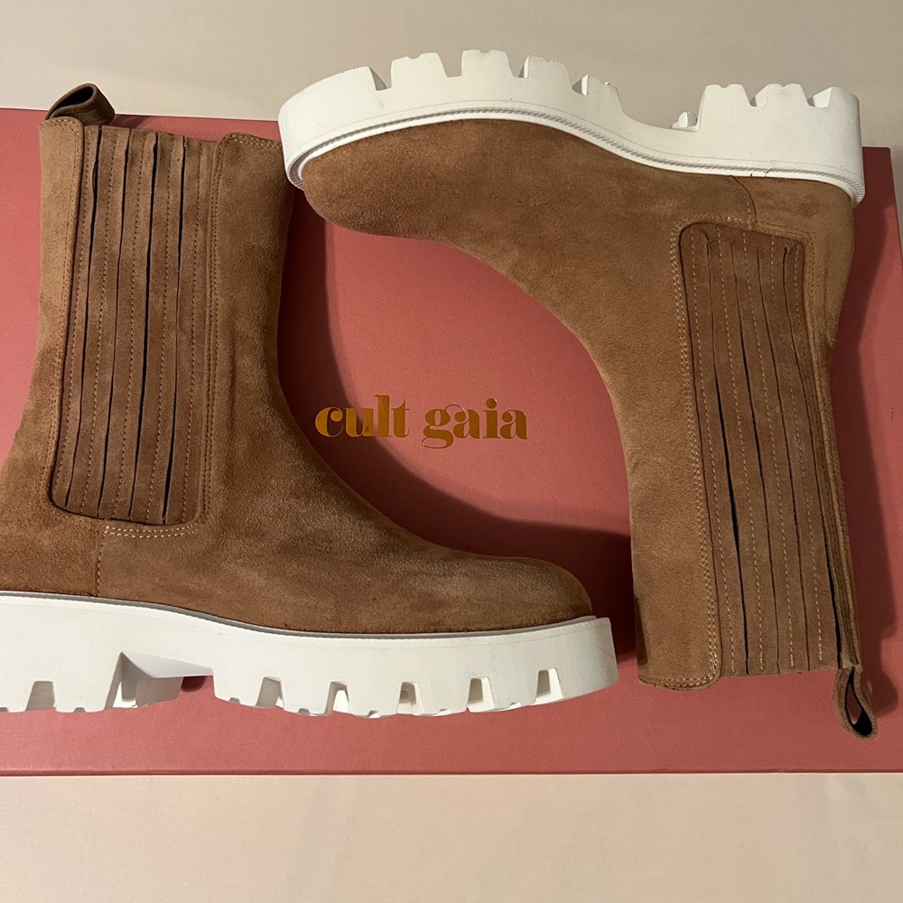 Cult Gaia Ori boot